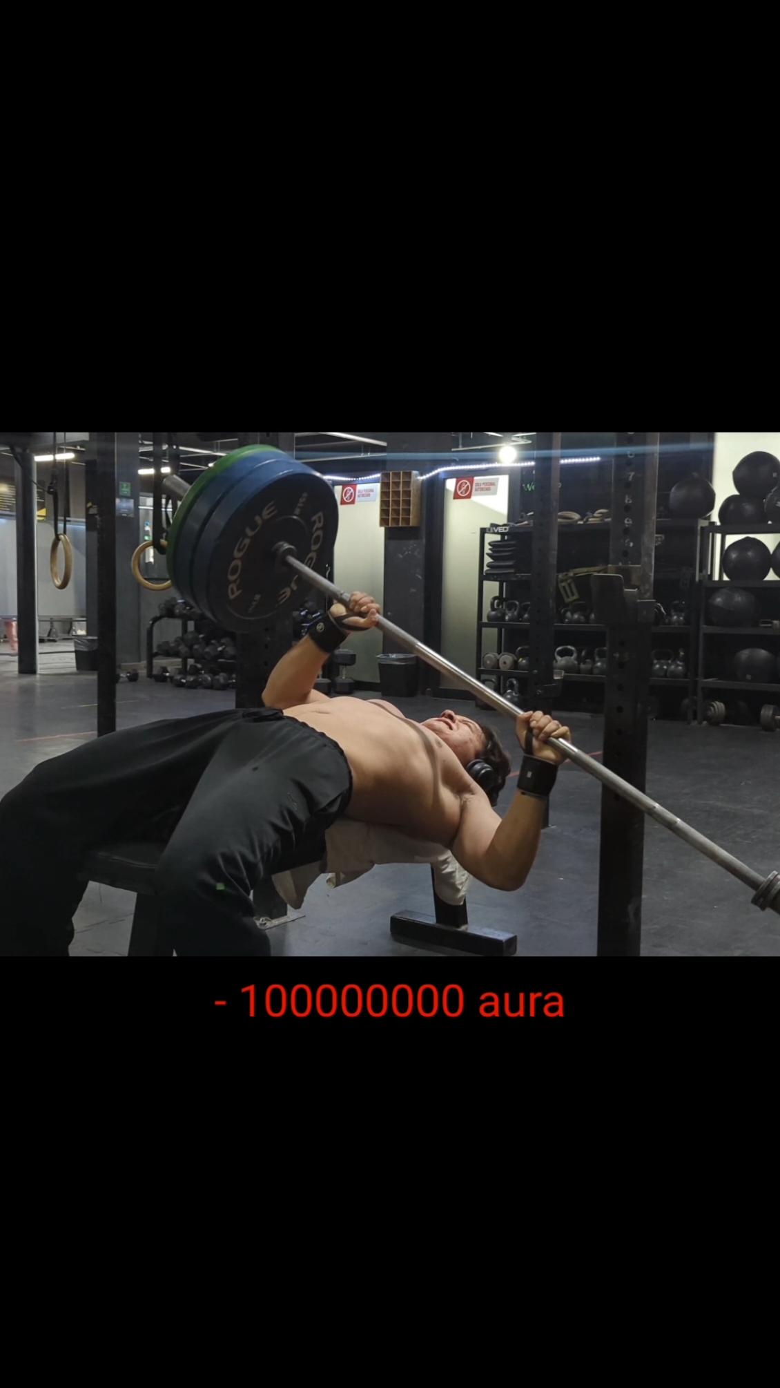 La barra hizo su trabajo 💀 #bodybuilding #gym #Fitness #xd #soyese #benchpress #fail 