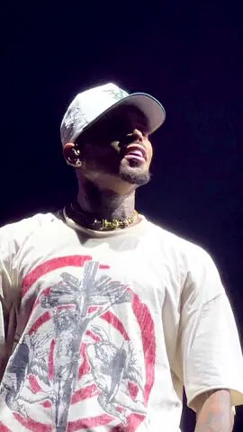 Chris Brown said the mic is on, No Bullshit 😮‍💨🥵@chrisbrownofficial  #chrisbrown #breezy #cbreezy #chrisbrownofficial #chrisbrownconcert #1111 #1111tour #cb #nobullshit #orlando #foryou #fypage #foryoupage #fy 