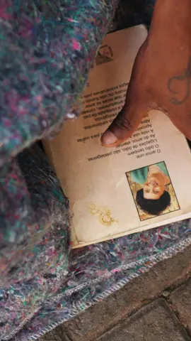 Nós fomos para as ruas em busca de histórias dos medalhistas da vida real e encontramos com o Kenedy! Ele é um leitor em situação de rua que leu mais de 287 livros em 6 anos que está nas ruas, ler pra ele já deixou de ser apenas um passatempo e se tornou uma rotina de treinamento mental. Nós da SP Invisível apoiamos as pessoas em situação de rua a mais de 10 anos, levamos alimento durante o ano inteiro, 3 vezes por semana para dar um pouco de carinho e dignidade pra quem enfrenta as ruas. Comente e saiba como doar ou doe pelo PIX doe@spinvisivel.org _ #populacaoderua #ong #olimpiadas
