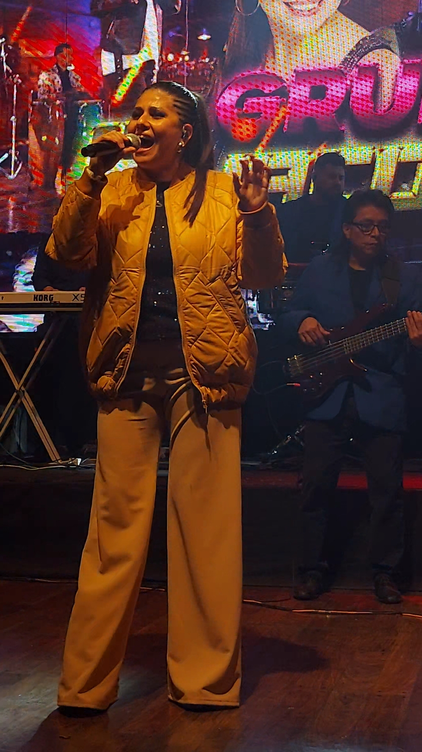 GRUPO ANACONDA - TANTO AMOR  #cumbiapallozaa #teatroflores #Cumbia #cumbiaenvivo #tantoamor  #grupoanaconda #valeska #valeskanaconda #fypシ #paratii 
