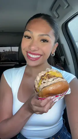 IN N OUT❤️🍔 THAT FIRST BITE WAS SO GOOD!!!😩😋 WHATS YOUR ORDER? #innout#innoutburger#innoutmukbang#burger#burgermukbang#mukbang#mukbangeatingshow#mukbangfoodasmr#asmr#asmreating#amsrsounds#chewingsound#fastfoodmukbang #food#Foodie#foodvideo#eating#eatingshow#eatingvideo 