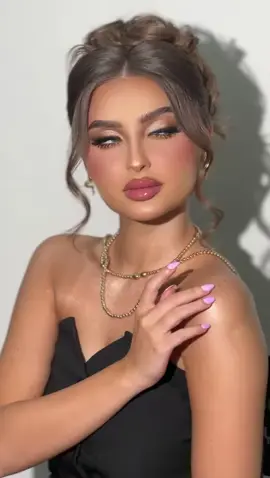 #ترند #تساريح_شعر #ميكب_ارتست المبدعة @Suha Abdulaziz ✨🥹