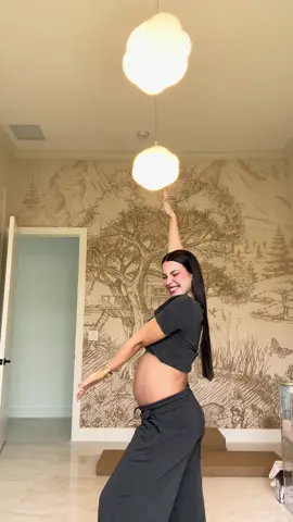 enamorada de estas paredes🧸🤎 gracias @wallpaperworld son los mejores del mundo!