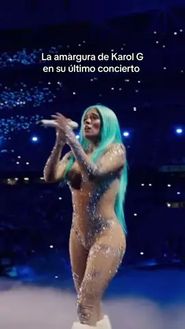 @Karol G EN AMARGURA 🔥🩵💘 asi se despide del Mañana Será Bonito Tour 🩵🌈🌸🔥🫶🏻 #MañanaSeraBonito #LMS #LaMusica #Musica #KarolG #Peru #parati #fyp 
