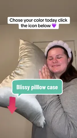 I wish you guys could feel how amazing this pillow case feels 😅 thank you @Blissy Brand  im in love 🥰 #tiktokmademebuyit #tiktokshop #pillowcase #silk #silkpillowcase #sleep #badhairday #morninghair #Home #homedecor #bedroom 