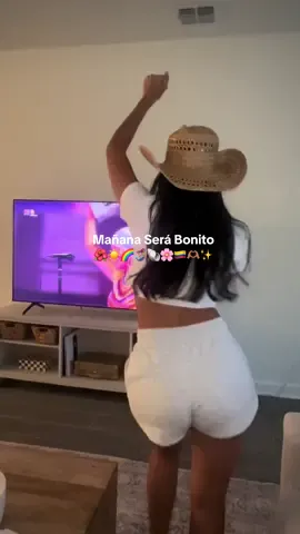 @Karol G el mejor concierto de mi vida y fue en mi casita! Gracias a la bichota por compartir su ultimo show con el mundo! Mañana Será Bonito  Forever 🌺☀️🌈🧜🏽‍♀️🐚🌸🇨🇴❤️‍🔥✨ #mañanaserabonito #MSB #karolg #colombia #bichotaseason #bichota 