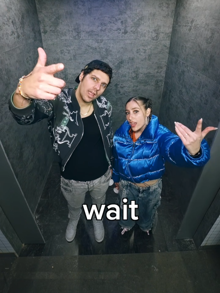 that moment when everyone gets in the #elevator 🥳 @tiatia @drclips
