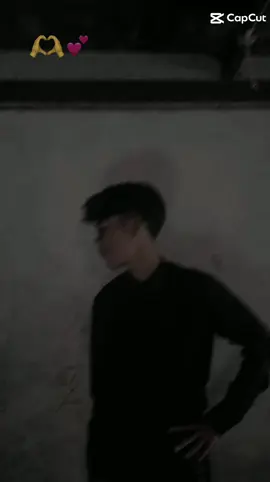 #ချစ်ပေးကြအုန်းနော်😍😘😘 