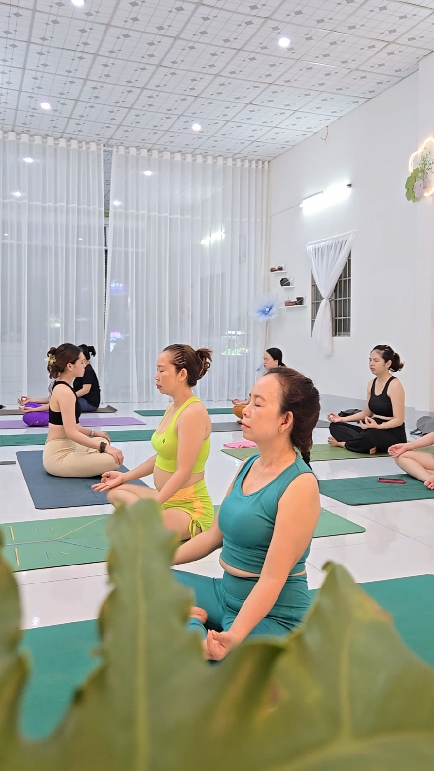 Đến đây cùng tụi mình hiểu cơ thể mình hơn bạn nhé 🧡 🏡 YIN Yoga Center - 379A, Lê Bình, Cái Răng, TP.Cần Thơ #yogacantho #YINYogaCenter #yogapractice #yogacairang 