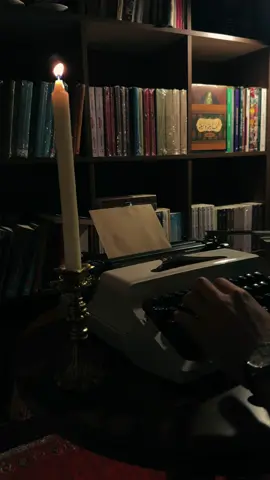 أبلغ عزيزًا فى ثنايا القلب منزله - #كتاب #مكتبه #رسائل_ورقية #رسالة  #foryou #اكسبلور #كتب 