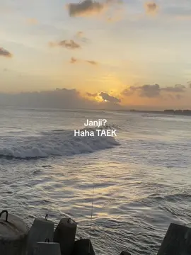 #fyp #fypシ゚viral #foryou #foryoupage #fyppppppppppppppppppppppp #storyjawa #statuswhatsapp #xyzbca #sunset #cilacap 