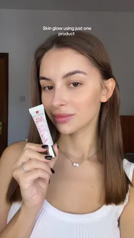 Skin glow using just one product - Erborian glow creme 🥰 @Erborian #erborian #makeup #makeupartist #makeuptutorial #makeuphacks #skincare #skintok #skin101 #skincare #skincareroutine #skinglow #glowyskin #glowymakeup #glowyskincare #glowyskingoals 