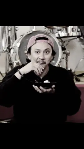 ternyata cowok ganteng dan keren pun kalo makan keliatan kasian😭😭 #vincentrompies #vincent #elternak #dudukvincent #fyp #fypシ #xyzbca @vincentrompiespalsu 