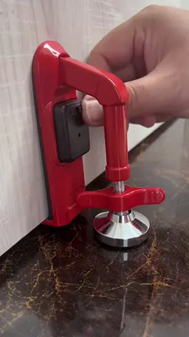 Bad guys can’t get in your room😏#goodstuff #goodthings #homehacks #householditems #useful #LearnOnTikTok #tiktokmademebuyit #fyp #foryou 