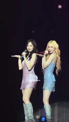 winselle moment in Long Chat (#❤️) @aespa official #aespa #giselle #winter #winselle  #fyp 