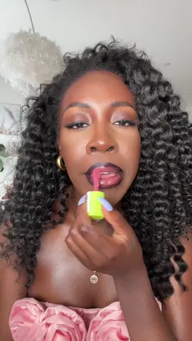 Replying to @sardine_sucrée easy lip combo that actually lasts ! Used a black liner and then @maccosmetics nightmoth lip liner and last but not least @nyxcosmetics_uk fat oil cream in sprinkle sprinkle #blackgirlmakeuptutorial  #blackgirllipcombo  Lip combo for black girls, lip combo for dark skin nyx fat lip oil 