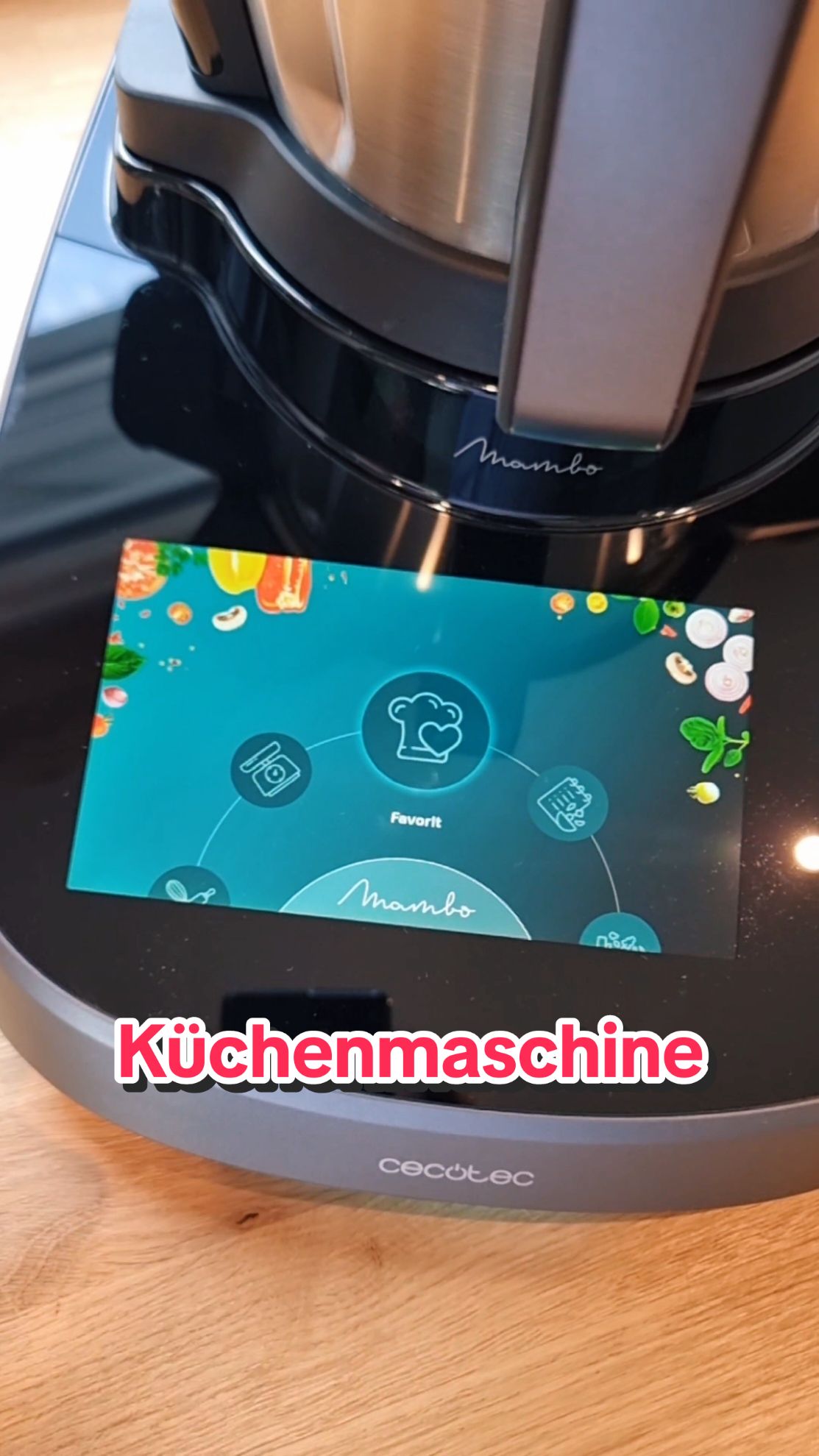 Mit dieser Küchenmaschine von Cecotec kann wirklich jeder wie ein Sternekoch kochen! 👨🏽‍🍳🤩 Im Vergleich zu einem Thermomix ist diese auch noch um einiges günstiger 😊 Mit dem folgendem Code gibt es sogar noch einmal 5% Rabatt 🤩 ✨ PRODUKTBUDDY5 ✨ Den Link zur Küchenmaschine gibt's in meiner Profilbeschreibung 😊 #cecotec #cecotecmambo #küchenmaschine #thermomix #küchentricks #kitchengadgets #tiktokmademebuyit 