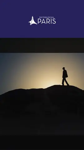 Invictus Parfum de Rabanne captura sua lenda interior e capacita você a conquistar alturas divinas. 🏆 Misturado com ingredientes excepcionais, Invictus Parfum é uma poderosa fragrância aromática amadeirada aquosa. A lavanda fresca colide com o sensual sabonete preto e o viciante sândalo em um confronto olfativo para os deuses. 🏆 O icônico frasco Invictus vem com uma silhueta em formato de V mais forte e uma tampa dourada para abrir caminho para um troféu mais poderoso do que nunca. Já disponível na #distribuidoraparis Compre pelo nosso e-commerce ou chame o seu representante! #atacadodeperfumes #rabanne