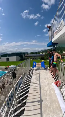 Anybody else sweating while watching this? 🎥: @Ossy0815  #diving #dive #swim #trampoline #divinglife 
