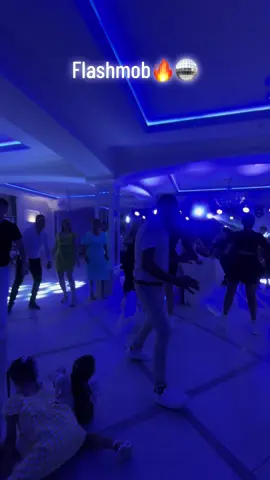 Așa arată o mică secvență din flashmob-ul nostru🪩🔥🕺🏻 #fyp #wedding #moldova #dance #fy 