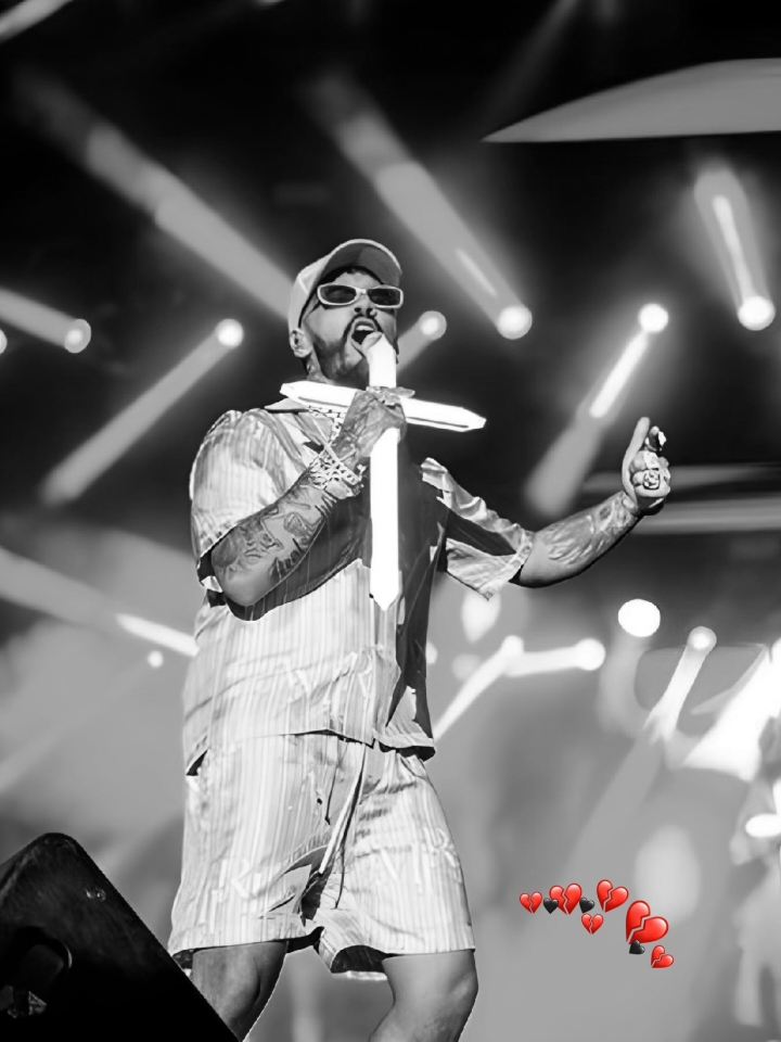 Me siguen tirando y yo en ti pensando... 💔👹 . . . #milanolatinfestival #anuelaa #parati #foryou #anuel_2blea #eldiosdeltrap #rhlm #viral #anuel #sola #solaremix #dedicar 