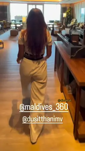 منة عرفة تتمشى  #منة_عرفة #منه_عرفه #فنانات #fypage #ممثلات #مشية #الشعب_الصيني_ماله_حل😂😂 