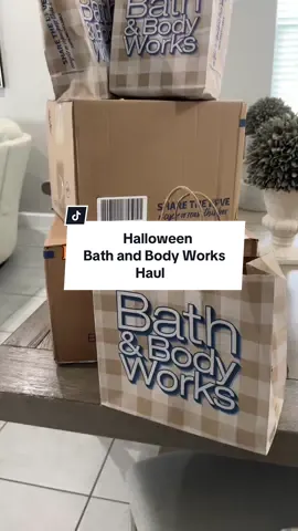 Yes i have an obsession with bath and body works. 🧡🖤🎃👻 @Bath & Body Works #spookyseason #halloween #bathandbodyworks #halloweenvideos #halloweentok #ghosties #halloweenaddict #halloweenhunting #halloweenvibes #halloweendecor #spookyszn #halloweenallyear #halloween2024 #fyp #foryou 