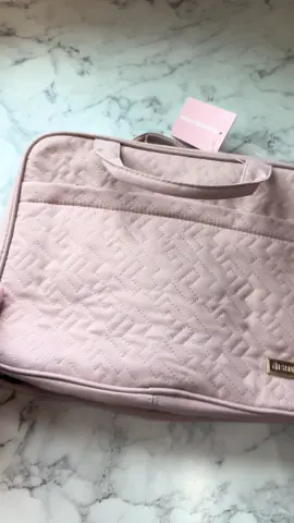 The largest toiletry bag i have ever used! #travel #toiletrybag #tiktokshop #vacation #MomsofTikTok #Summer 