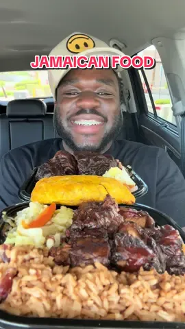 Trying Jamaican food #fyp #jamaicantiktok #jamaicanfood #asmr #mukbang #viral 