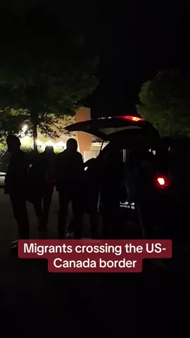 Migrants are crossing the US-Canada border and heading to #NYC (Part 1) #migrants #migrantsinamerica #newyork 