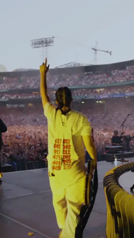 Look how fucking far we can go. Love you all #newmusic #fyp #stickseason #noahkahan #noahkahanmusic 