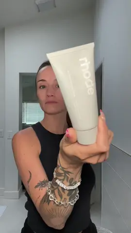 Morning skin routine using @rhode skin ✨  @Hailey Bieber #amputeelife #rhodeskin #onearm #skincare #amputee #limbloss 