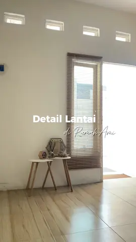 Hello, aku mau review lantai rumahku. Dan jawab beberapa pertanyaan. Kalau bahas soal lantai. Di awal renov rumah bimbang bgt, mau pake vinyl apa ganti keramik. Tapi karena untuk jangka panjang, akhirnya mutusin buat ganti keramik aja. Karena rumahku open space, jadi dari mulai masuk buka pintu sampai ke dapur aku pakai keramik merk UNO genova, warna cream ukuran 50x50. Detail motifnya berserat kayu. Ini nggak doff ya, permukaannya halus. Per kardusnya kalau ngga salah aku beli 60ribu. Untuk isinya berapa keping aku lupa hehe. Ini bisa jadi solusi buat jangka panjang rumahmu dari pada pakai vinyl. Tapi semua terserah kalian masingmasing ya. Semoga menginspirasi 😁😁😁 #inspirasirumah #rumahsubsidi #rumahaesthetic #homedecor #rumahminimalis #fyp 