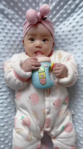 When your baby reaches the oral stage or teething stage, you can use this baby bottle teether rattle to soothe your baby's emotions, help them recognize colors and numbers, and learn while playing. Your baby will love it.#Baby Teether#Baby Products