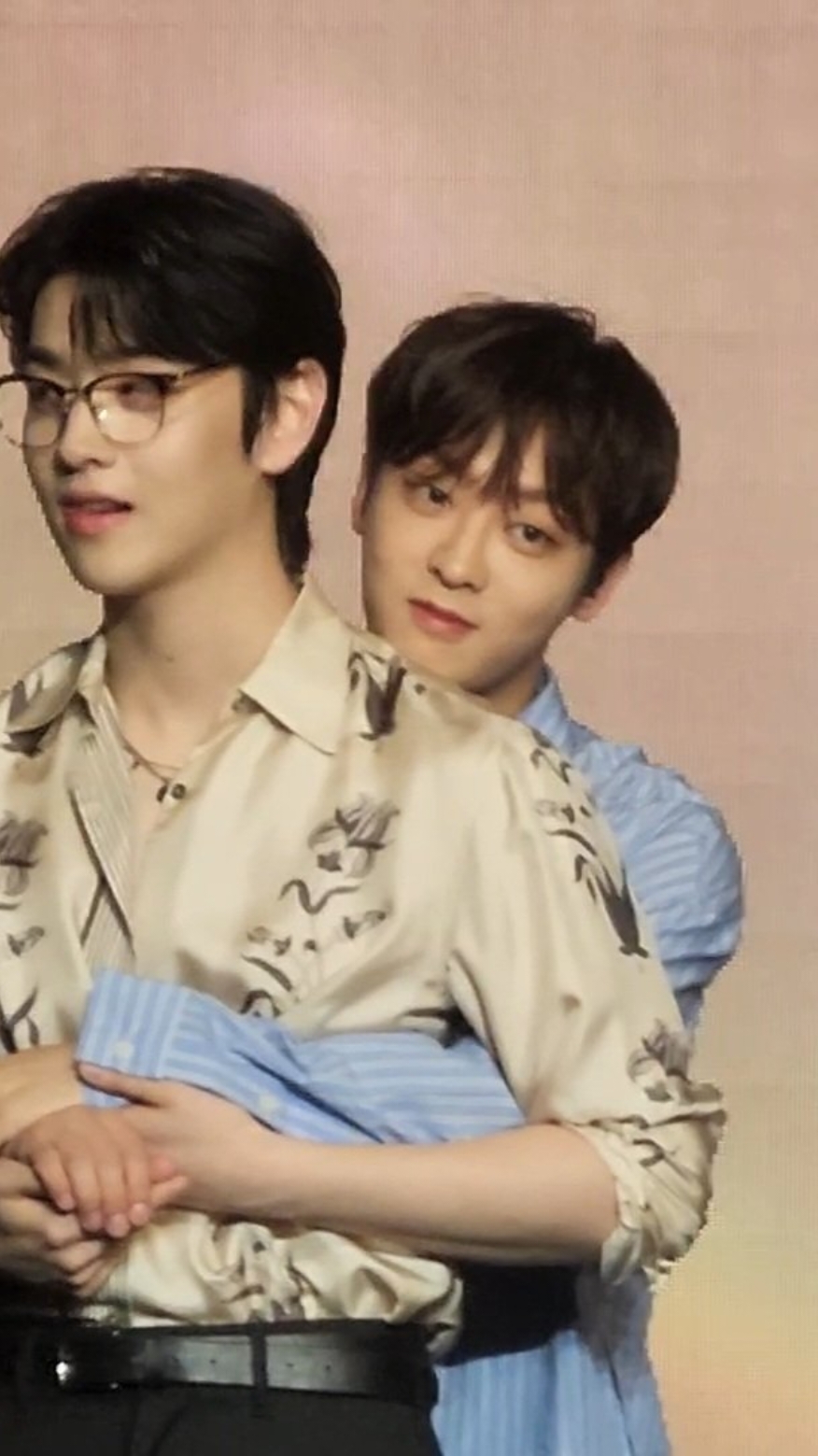 Itu baru aja scene pelukan wan, coba ntar liat langsung wan, pasti ada kisseunya #Joovin #chajoowan #leetaevin #kbl #fyp 