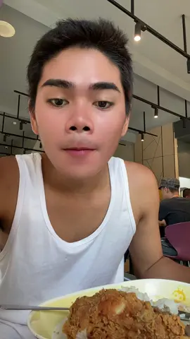 Jollibeee😮