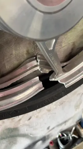 #stitch with @VND Racing Betul, ini karna di tubruk dari belakang sama rxking 😭 gurih nyoooo  #vndak55 #vndak55ring17 #vndak55vario #vndpecah #velgpecah 