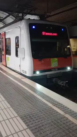 112.08 de FGC proc de Terrassa N.U destino Pl Catalunya saliendo de provença#holaatmbhugo #112 #FGC #maquinista #trainspotting 