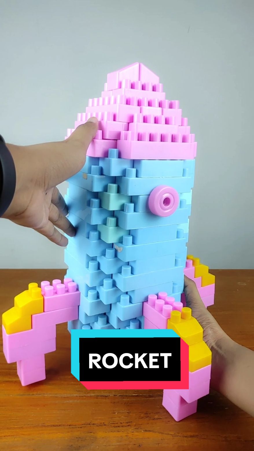 rocket dari balok susun #rocket #roket #fyp #fypシ゚viral #foryou #foryoupage #baloksusun   #mainananak #mainanedukasi #mainankreatif #legoblock #lego 