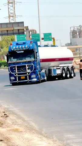 #محمد_الرواسي🏁 #سواق_تريلات_العراق_بازوايا🏁✈️📞 @رعودي 💙❤️  