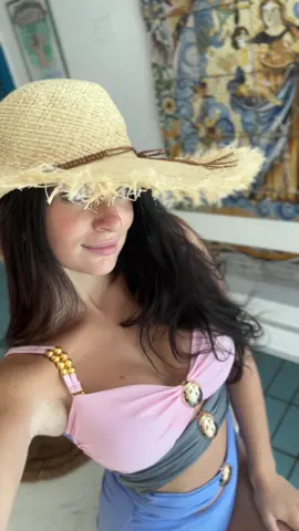 L’estate in @Leyree 🐆🤎🍸✨ non vedo l’ora di tornare su una spiaggia con un capello e una botsa di paglia 🥹❤️ 