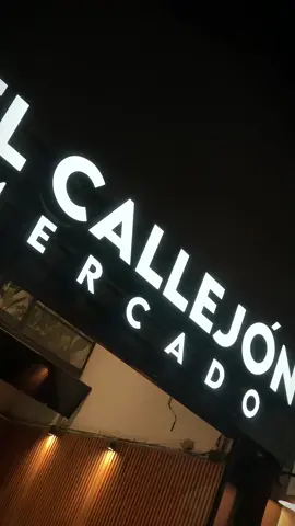 El Callejon Llego a Tik Tok.  No solo renovamos nuestro staff nuestra imagen sino que ahora nos renovamos completos!!!. Gracias a todos por seguirnos y elegirnos..  El Callejon Mercado Mercado gastronómico 🍽️ Un espacio para disfrutar la experiencia de cenar en familia 🧡 📍Calle 10 N° 725 e/ 46 y 47 #elcallejonmercado #elcallejon #nocheplatense #laplata #gastronomia #parati #fyp 
