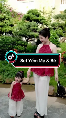 Mụt set yếm đỏng đảnh dành cho mẹ và bé vừa có thể diện trung thu/ vưad có thể diện tết ❤️ 1 set 4 chi tiết : yếm + quần + mấn + túi . #giaydep #xuhuongtiktok #tetnguyendan2025🧧🎆🧨 #tet #nanastore #nanabebe #xuhuongtiktok #begai #babykids 