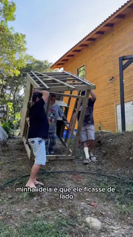 Tô achando que vou concretar o galinheiro.. mais fácil pra limpar né?! 🥹 Todas essas ferramentas da Fuzil você encontra no site da Star Ferramentas, lá tem de tudo pra tornar sua vida mais fácil! ✨💪🏽 E tem CUPOM de desconto pra vocês, é só usar DANICHAVES e garantir 10% de desconto em todos os itens da Fuzil!  #ferramentas #galinheiro #obra #construção #casa #galinhas #DIY #martelo