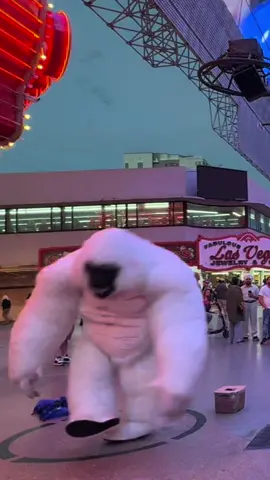 I mean…so this happened at Fremont… @Fremont Street Experience @Rachel B H @Edward House373 #lasvegastiktok #lasvevas #vegas #dancingmonkey #monkeysoftiktok #monkeys #dance #dancing #fremontstreetexperience #fremontstreet #fun 
