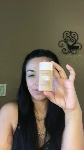 Look how pretty looks the skin with this #softradiantskintint from @sephora  Are you looking for a non-makeup effect tint this it’s so pretty, lightweight and let your skin with a nice radiant finish. #therealsoftradiantskintint #sephora #giftedbysephora