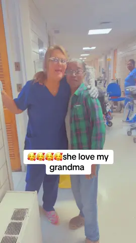 Sooooo sweet 🥹🥰 Love the support ❤️#KK #foryou #doyouhurme #fypシ゚viral #fyp #grandma #itsgoingdown #itsgoingdowntunite 