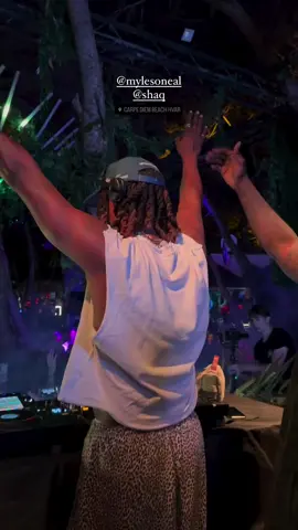 Family matters..make sure you’re always supporting the dreams of those closest to u. Their dreams should matter just as much as yours. If 1 person can reach them then that can help everyone around them get theirs @Myles B O'Neal #family #shaq #fatherson #father #dj #djing #edmtiktok #ravetok  