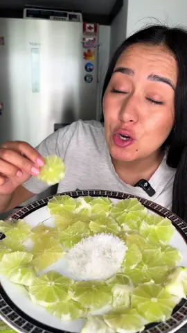 Un limon con poquita sal 🤤🧂 #humor #bromas #comedia #pareja 
