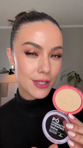 Vocês já conhecem esse Pó Compacto Ultrafino da @Dailus? Não é demais a proposta dele? Fininho, alta cobertura, resistente à água e vem em 12 tons super aveludados 😍✨ . . . |conteudo patrocinado|